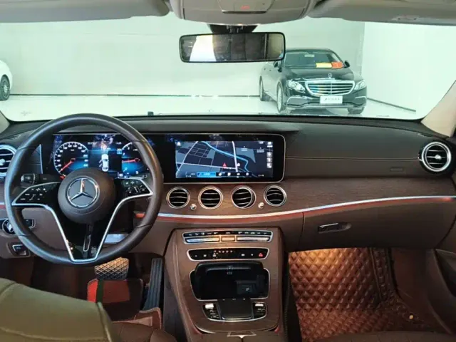 Mercedes-Benz E-Class — Фото автомобиля 9