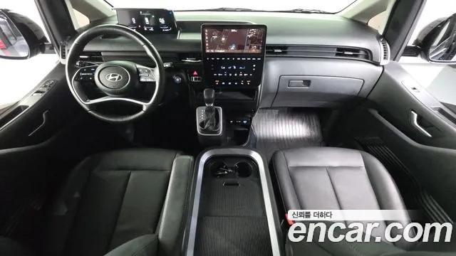 Hyundai Staria Staria — Фото автомобиля 2