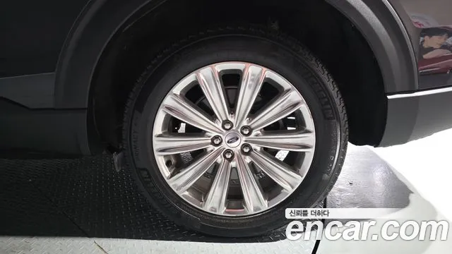 Ford Explorer — Фото автомобиля 16