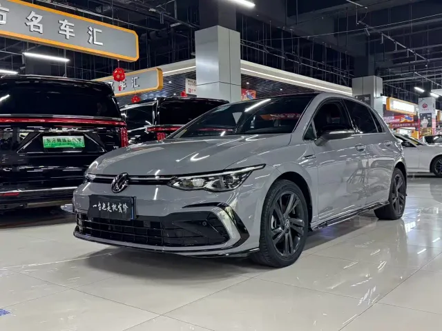 Фотография автомобиля — Volkswagen Golf