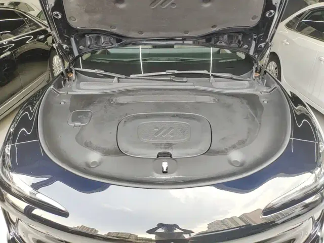 IM Motors L6 — Фото автомобиля 15