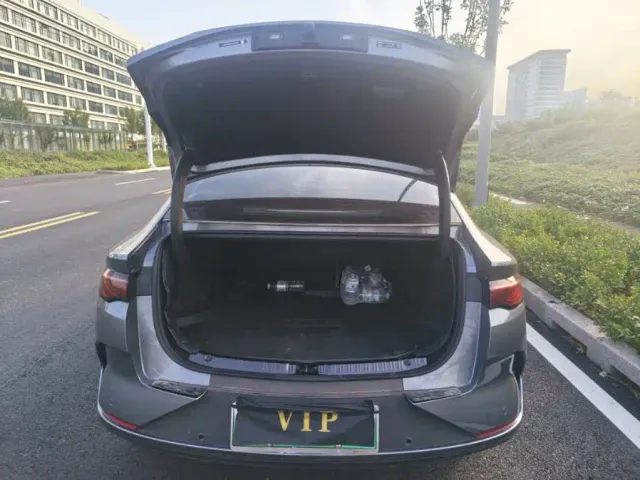 BYD Qin L — Фото автомобиля 6