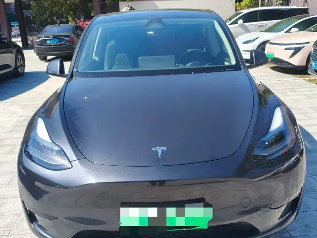 Фотография автомобиля — Tesla Model Y