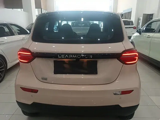 Leapmotor T03 — Фото автомобиля 5