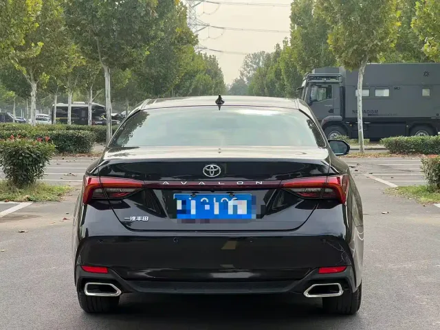 Toyota Avalon — Фото автомобиля 4