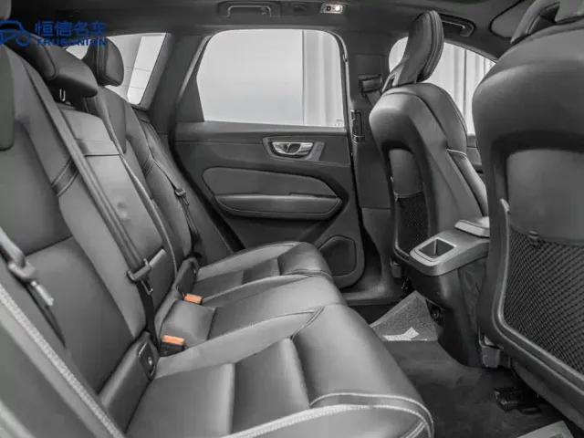 Volvo XC60 — Фото автомобиля 16