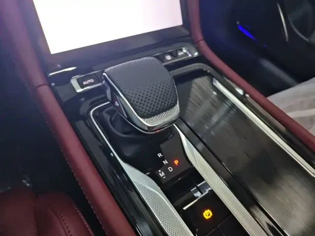 Hongqi H5 — Фото автомобиля 13