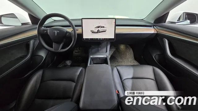 Tesla Model 3 — Фото автомобиля 7