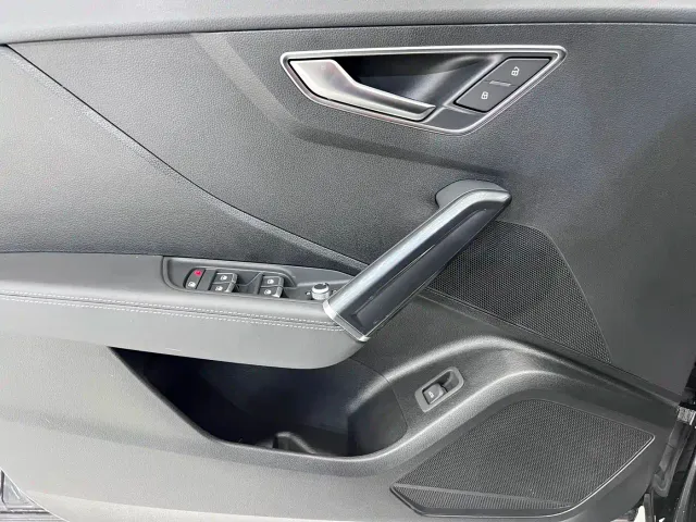 Audi Q2L — Фото автомобиля 9