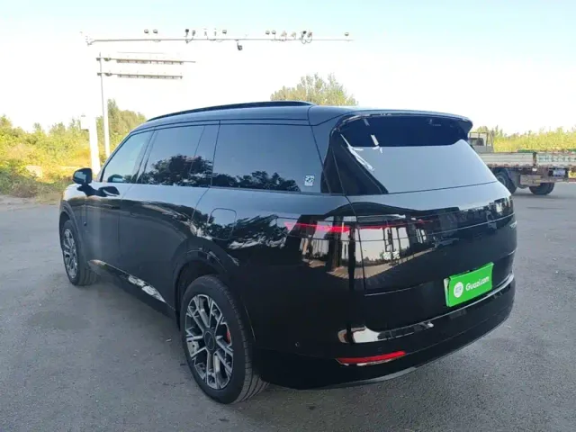 Lynk & Co Lynk & Co 900 2025 1.5T Ultra — Фото автомобиля 4