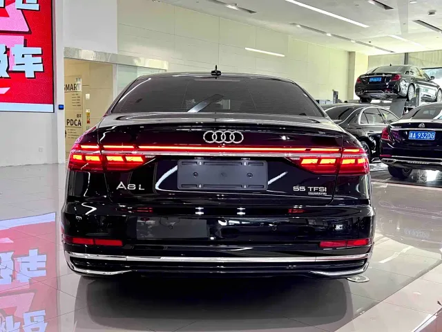 Audi A8 — Фото автомобиля 10