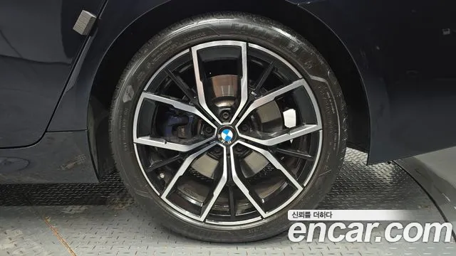 BMW 5-Series — Фото автомобиля 18