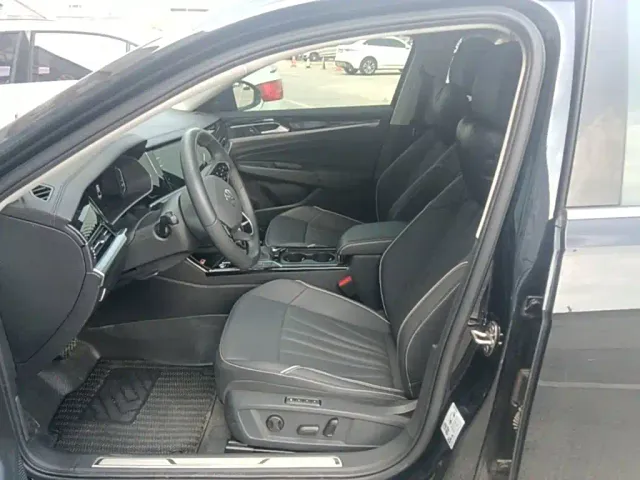 Volkswagen Passat — Фото автомобиля 14