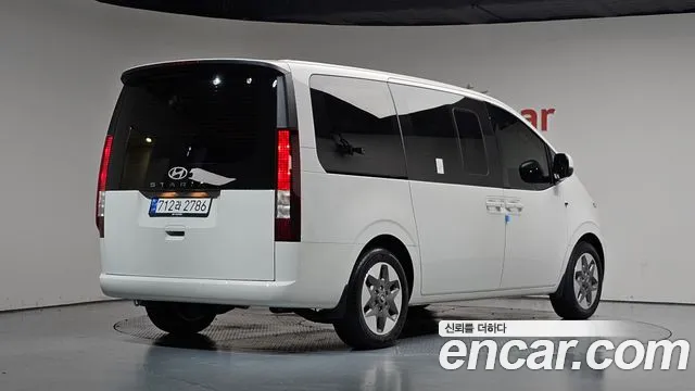 Hyundai Staria — Фото автомобиля 2