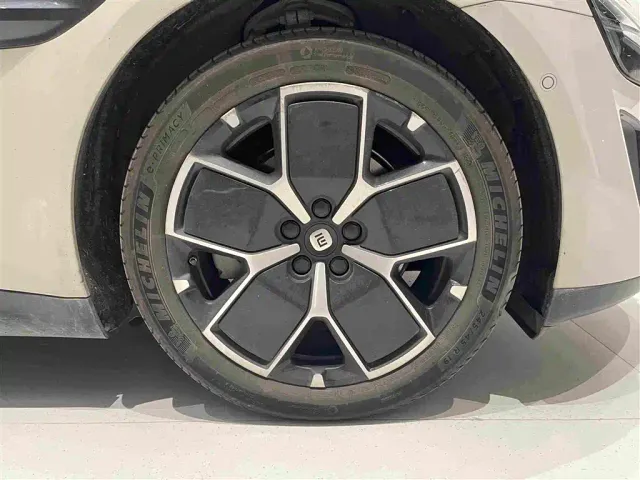 Xiaomi SU7 — Фото автомобиля 24