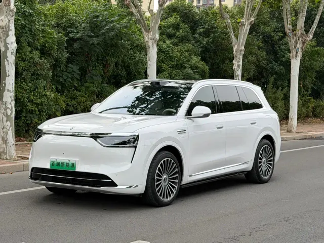 Aito M8 — Фото автомобиля 3