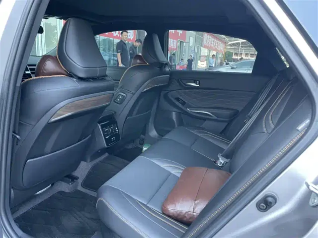 Toyota Avalon — Фото автомобиля 7