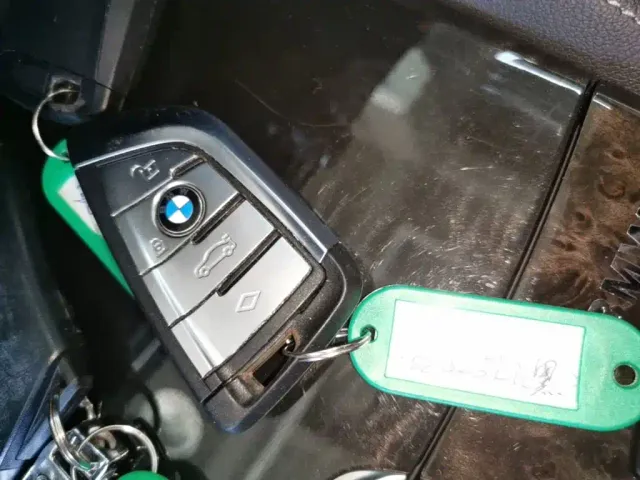 BMW 5 Series — Фото автомобиля 8