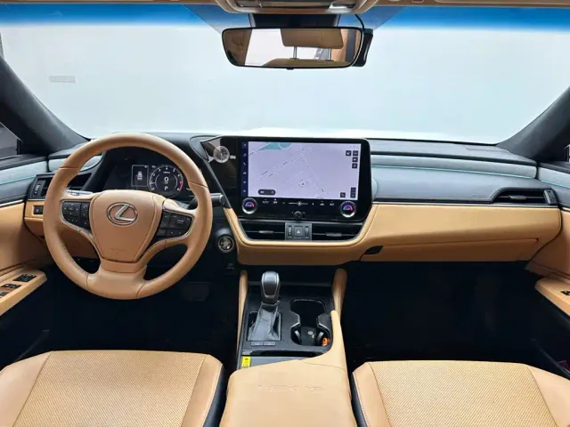 Lexus ES — Фото автомобиля 10