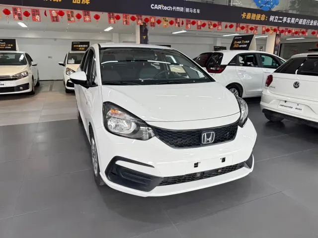 Honda Fit — Фото автомобиля 3