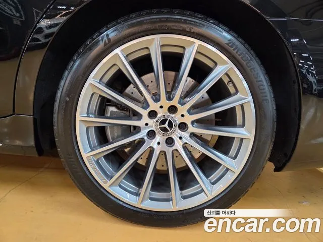 Mercedes-Benz S-Class — Фото автомобиля 19