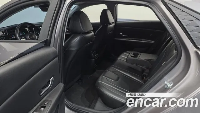 Hyundai Avante CN7 — Фото автомобиля 12