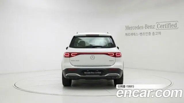 Mercedes-Benz EQB — Фото автомобиля 4