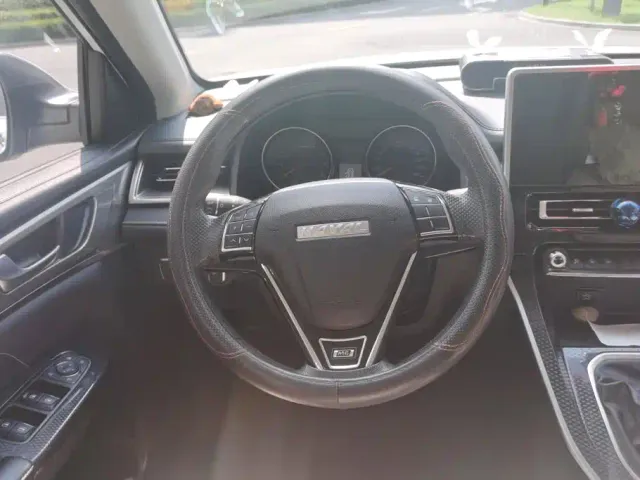 Haval M6 — Фото автомобиля 15