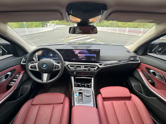 BMW i3 — Фото автомобиля 16