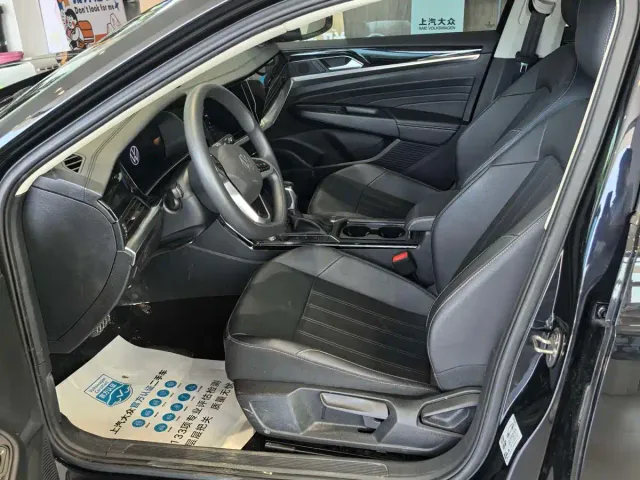 Volkswagen Passat — Фото автомобиля 7