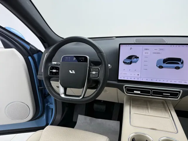 Li Auto L7 — Фото автомобиля 10