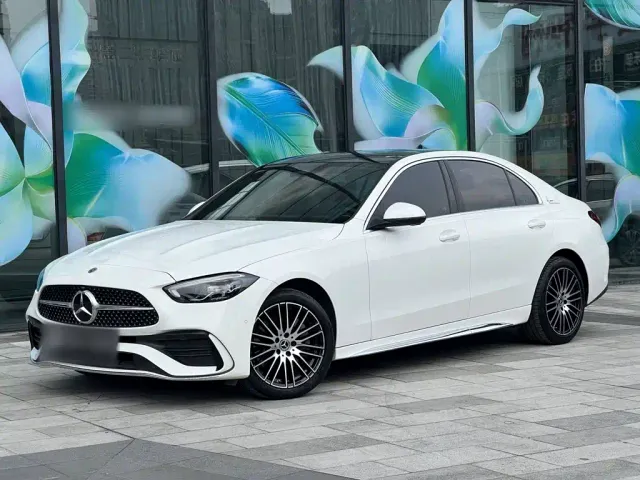 Фотография автомобиля — Mercedes-Benz C-Class