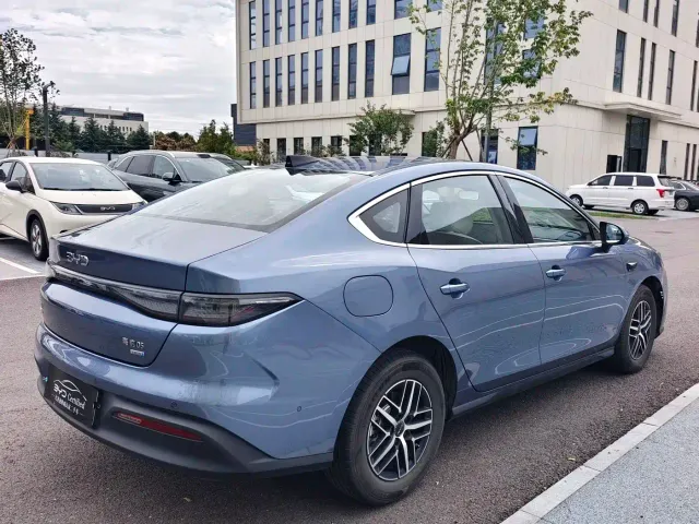 BYD Seal 05 DM-i — Фото автомобиля 8