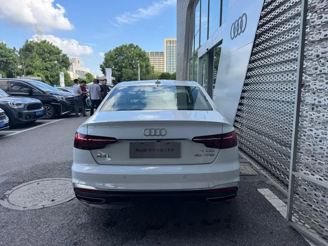 Audi A4L — Фото автомобиля 5