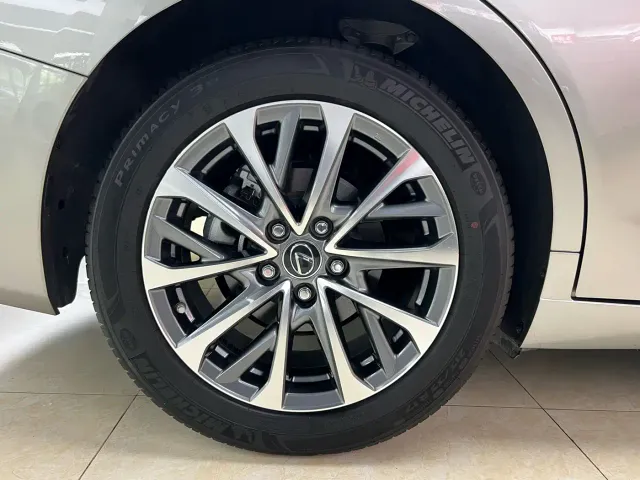 Lexus Lexus ES 2025 300h Ultimate Edition — Фото автомобиля 28