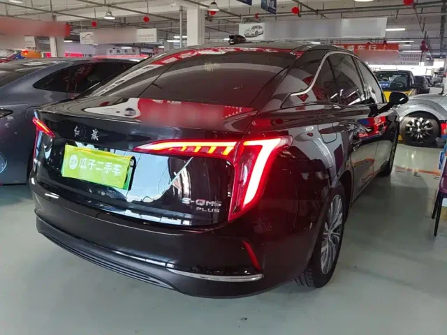 Hongqi E-QM5 — Фото автомобиля 6