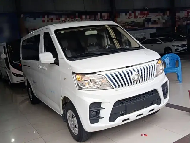 Changan Ruixing EM60 — Фото автомобиля 3