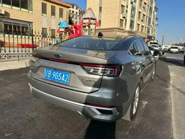 Ford Mondeo — Фото автомобиля 8