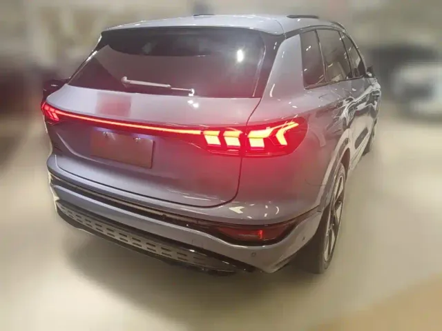 Audi Q6L e-tron — Фото автомобиля 9