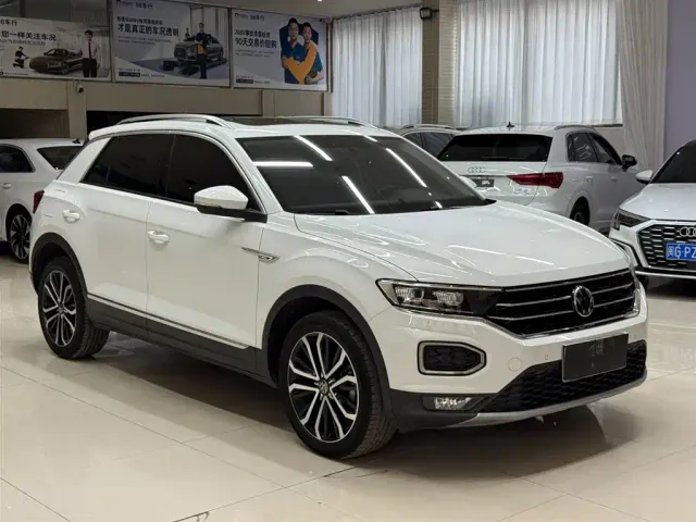 Volkswagen T-Roc — Фото автомобиля 3