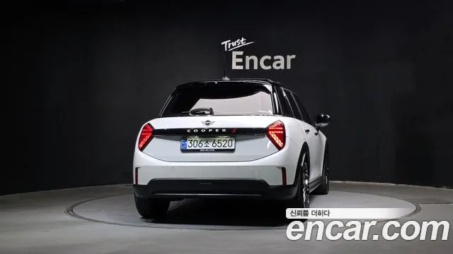 MINI Cooper 4th Gen — Фото автомобиля 4