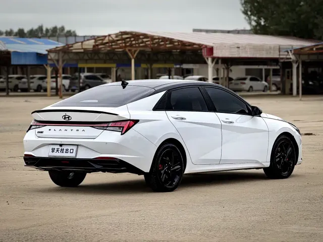 Hyundai Elantra — Фото автомобиля 6