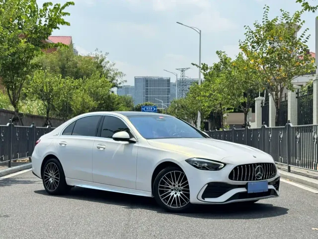 Mercedes-Benz C-Class — Фото автомобиля 3