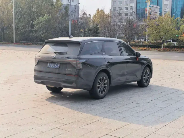 Ford Edge — Фото автомобиля 6