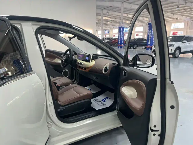 Wuling Bingo — Фото автомобиля 12