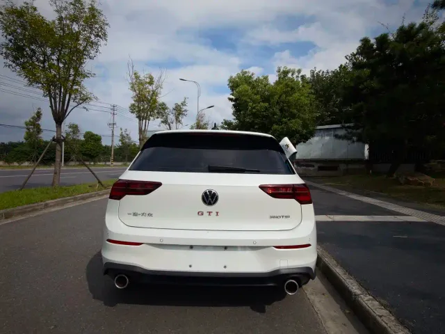 Volkswagen Golf GTI — Фото автомобиля 4