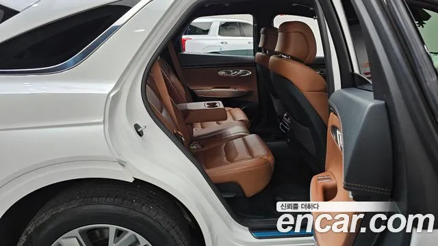 Genesis GV70 2.5T Бензин AWD — Фото автомобиля 12