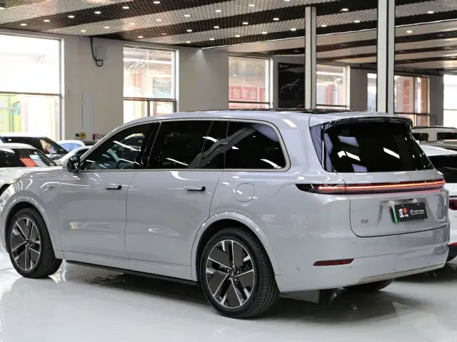 Li Auto L9 — Фото автомобиля 22