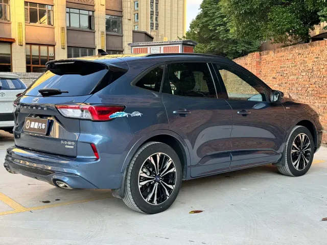 Ford Escape — Фото автомобиля 9