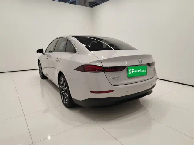 Roewe D7 — Фото автомобиля 4